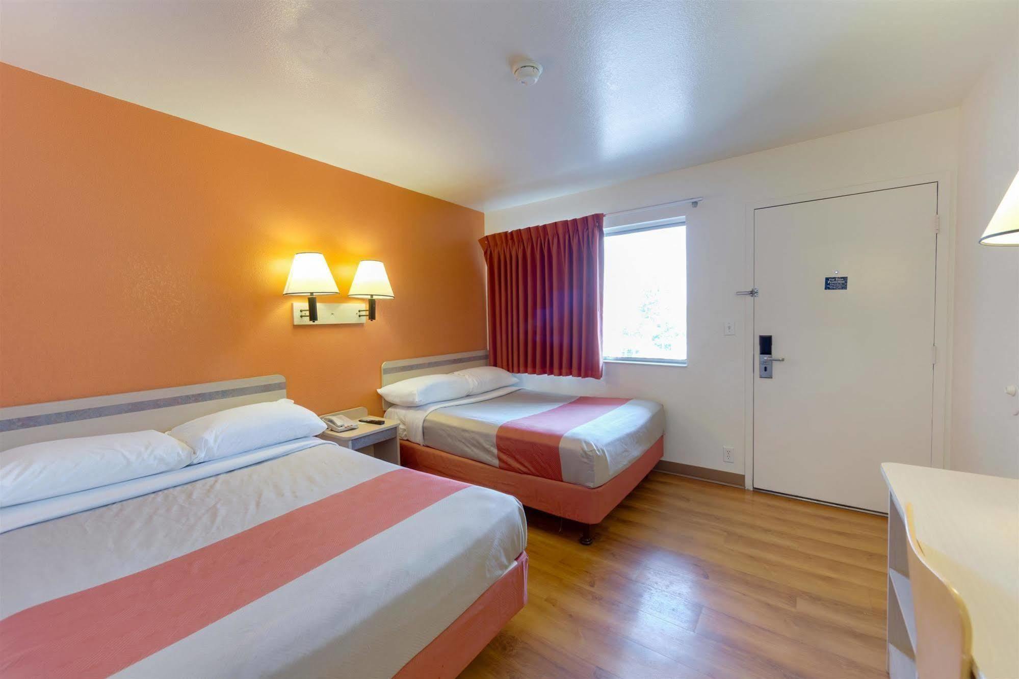 Motel 6 Weed - Mount Shasta Eksteriør bilde