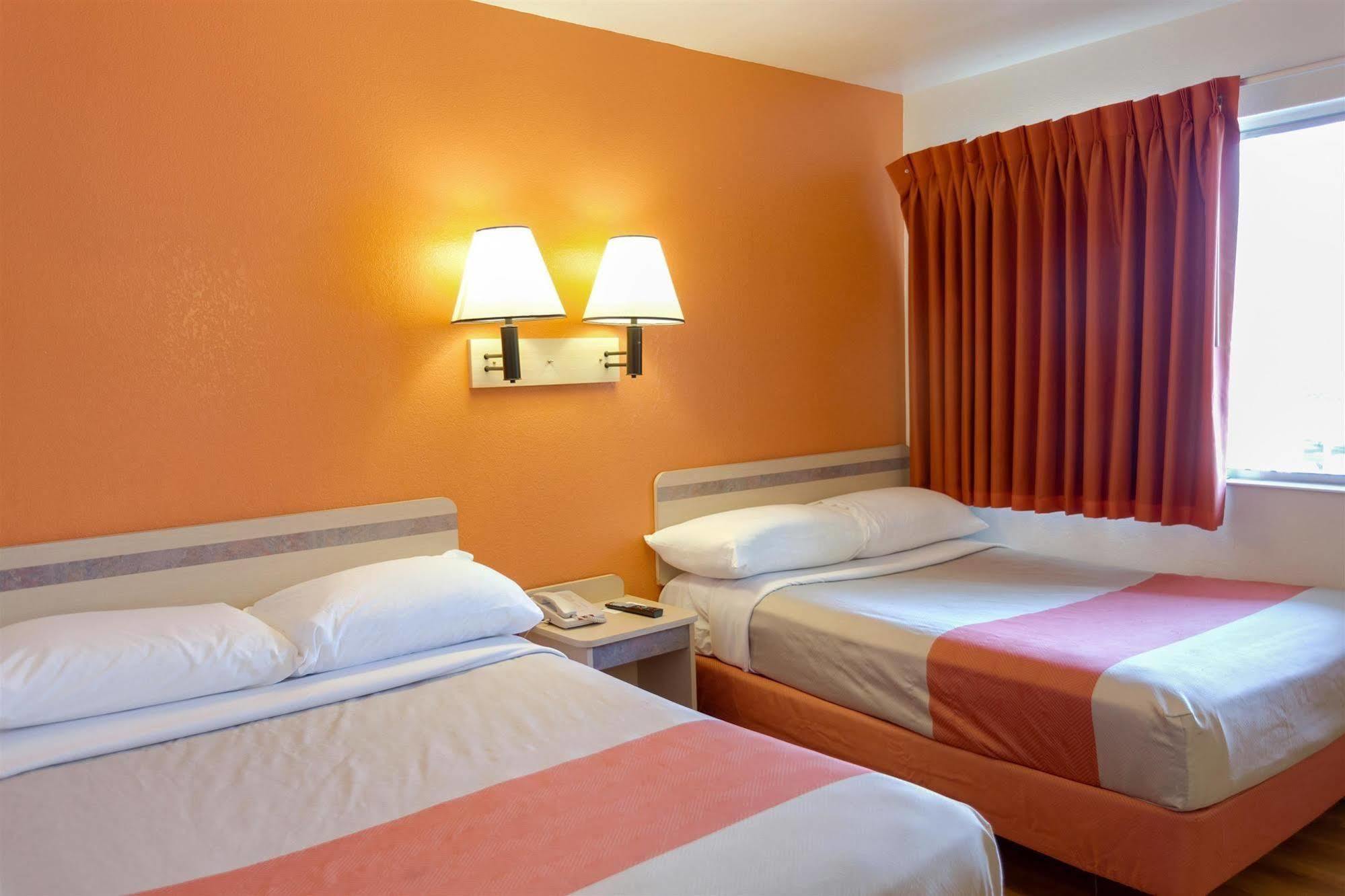 Motel 6 Weed - Mount Shasta Eksteriør bilde