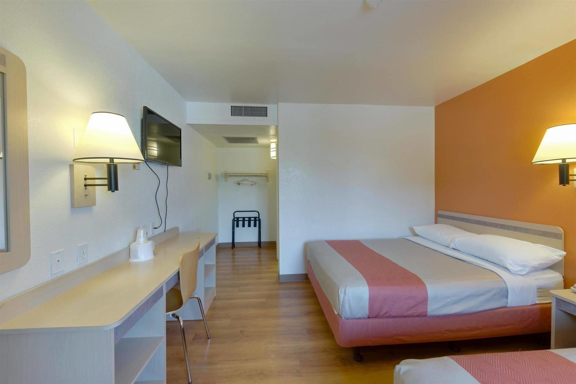 Motel 6 Weed - Mount Shasta Eksteriør bilde