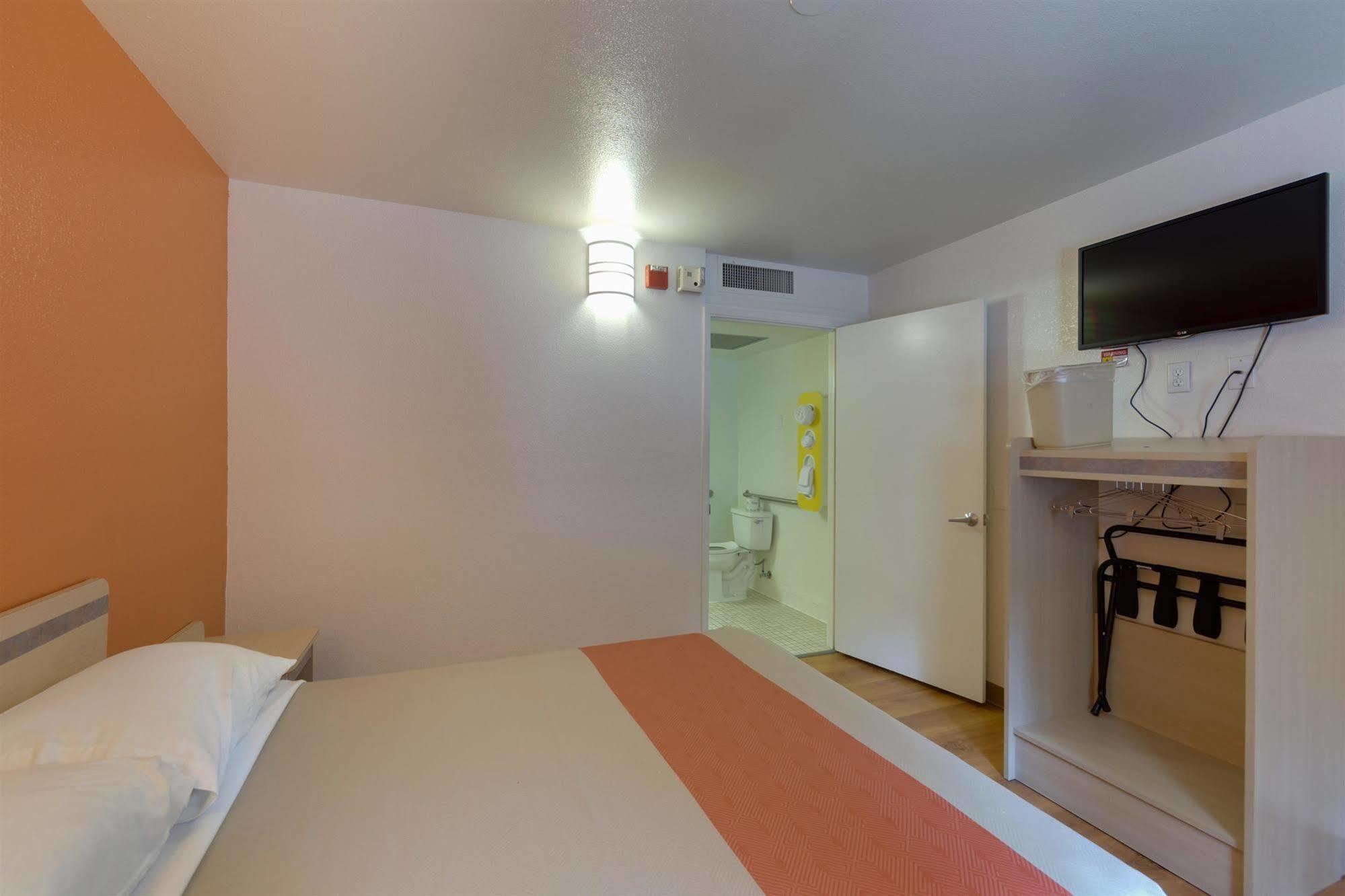 Motel 6 Weed - Mount Shasta Eksteriør bilde