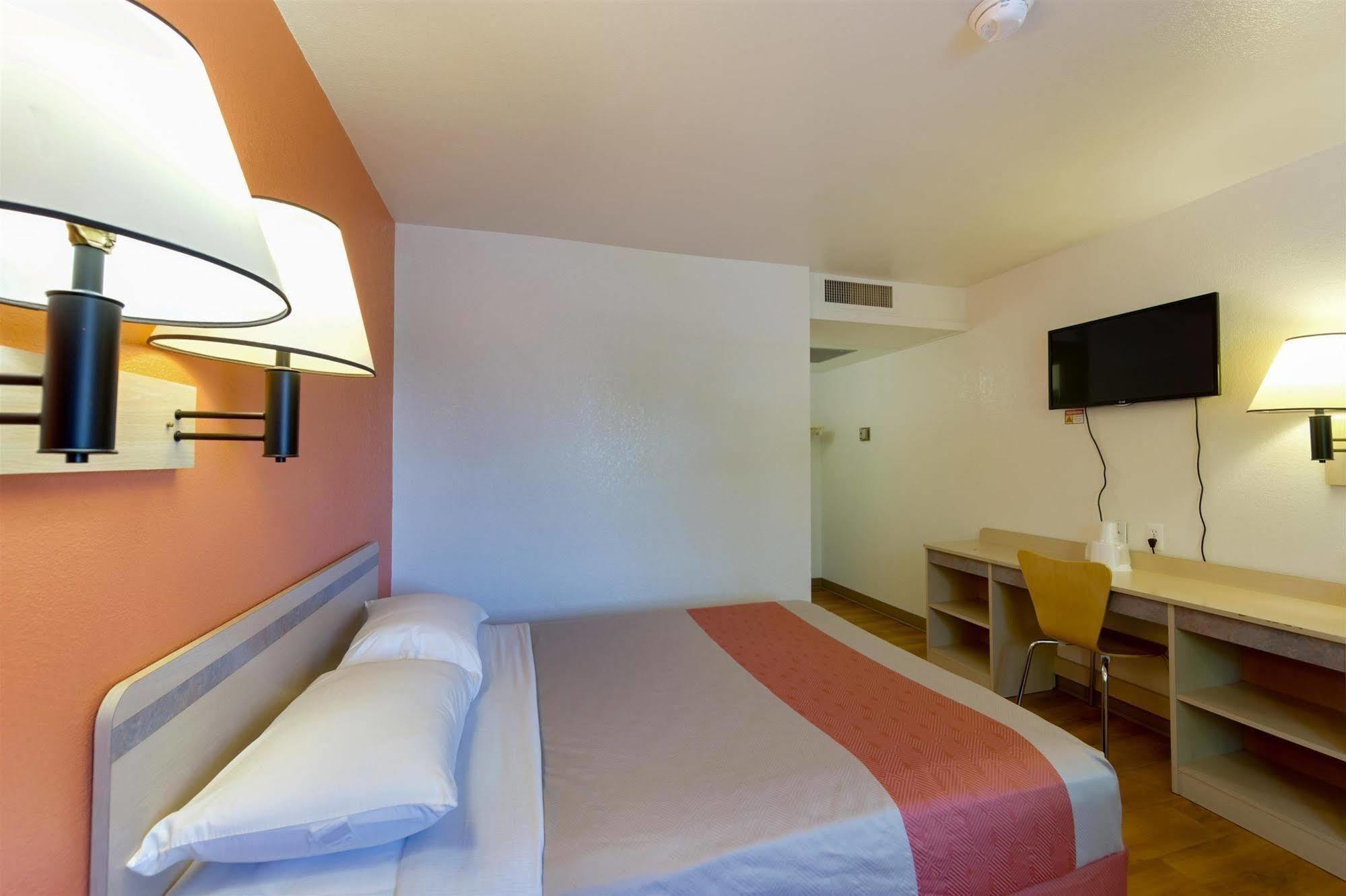 Motel 6 Weed - Mount Shasta Eksteriør bilde