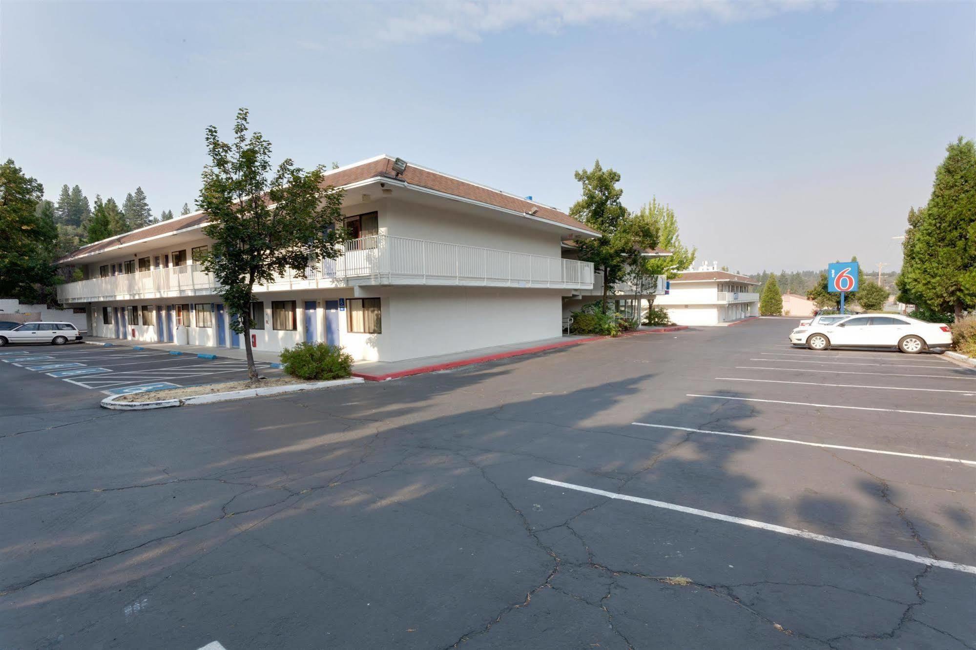 Motel 6 Weed - Mount Shasta Eksteriør bilde